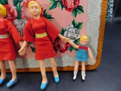 dollhouse family red c